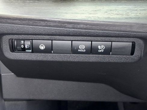 Certified 2023 Nissan Ariya FWD image 23