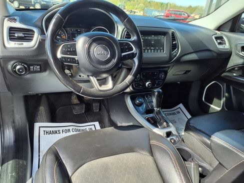 Used 2019 Jeep Compass Latitude image 9