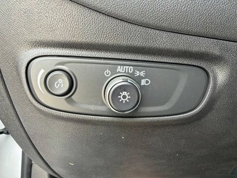 Used 2024 Chevrolet Equinox LT FWD image 16