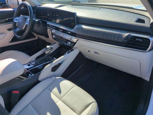 Certified 2025 Kia Telluride EX w/ EX Captain's Chair Package image 29