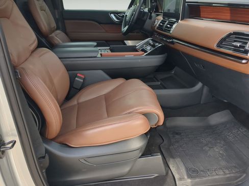 Used 2024 Lincoln Navigator Reserve AWD/4WD image 25