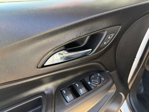 Used 2022 Chevrolet Equinox LT FWD image 11
