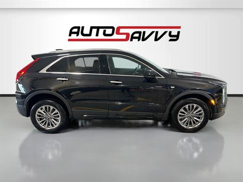 Used 2024 Cadillac XT4 Premium Luxury w/ Cold Weather Package image 8