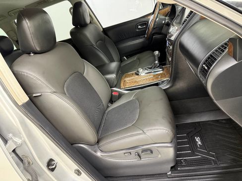 Used 2017 INFINITI QX80 4WD w/ Driver Assistance Package image 32