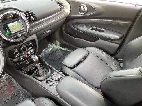 Used 2019 MINI Cooper Clubman S image 17