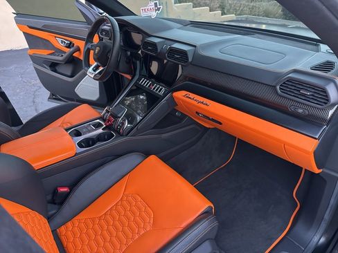 Used 2022 Lamborghini Urus image 15