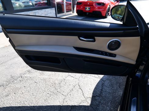 Used 2013 BMW M3 Convertible image 12