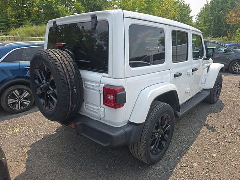 Certified 2022 Jeep Wrangler Unlimited Sahara w/ Cold Weather Group AWD/4WD image 2