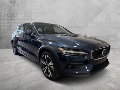 New 2026 Volvo V60 B5 Cross Country Plus w/ Climate Package