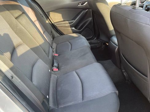 Used 2016 MAZDA MAZDA3 i Sport w/ Preferred Equipment Package FWD image 21