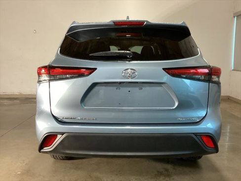 Certified 2023 Toyota Highlander XLE image 22