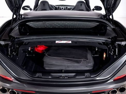 Used 2016 Ferrari California T image 9