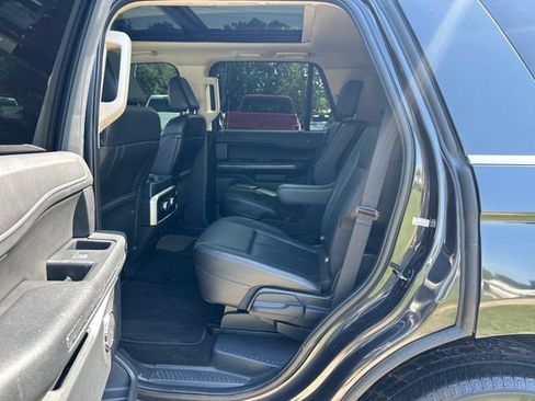 Used 2022 Ford Expedition XLT RWD image 25