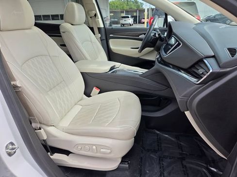 Used 2022 Buick Enclave Avenir w/ Avenir Technology Package FWD image 16