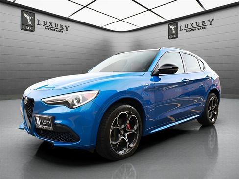 Used 2023 Alfa Romeo Stelvio Veloce image 6