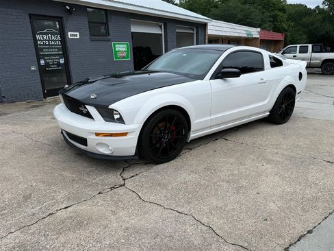 Used 2006 Ford Mustang GT RWD image 2