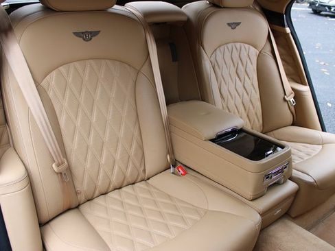 Used 2017 Bentley Mulsanne image 16