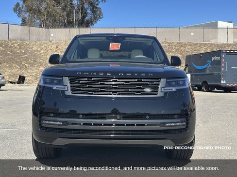 Used 2025 Land Rover Range Rover SE AWD/4WD image 11