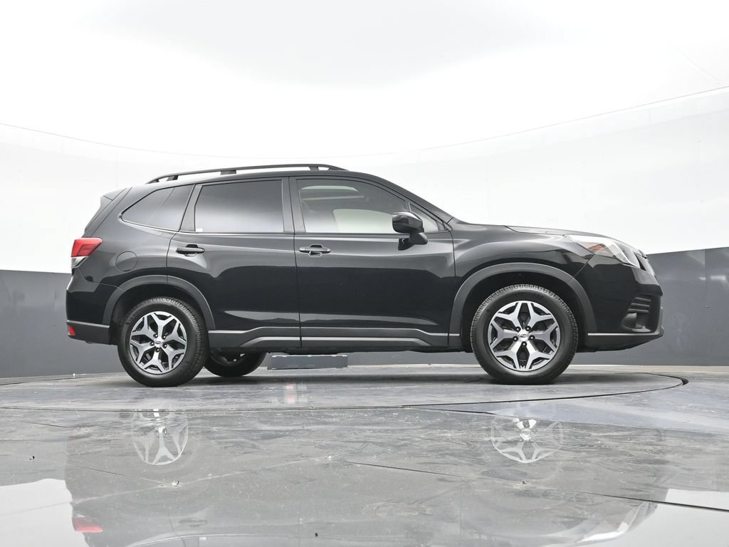 Used 2023 Subaru Forester Premium AWD/4WD image 48