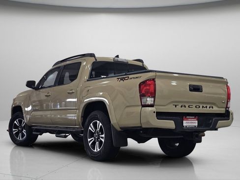 Used 2017 Toyota Tacoma TRD Sport image 21