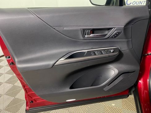 Certified 2022 Toyota Venza XLE image 20