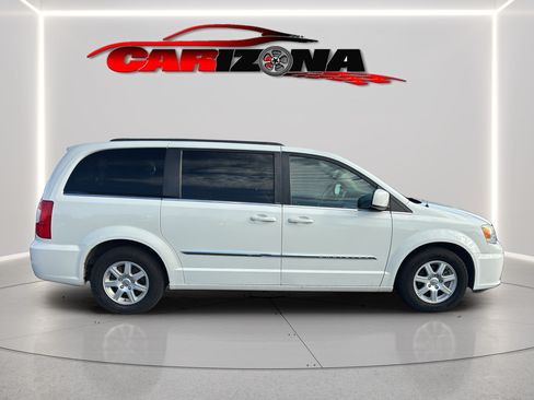 Used 2012 Chrysler Town & Country Touring w/ Entertainment Group #1 FWD image 4