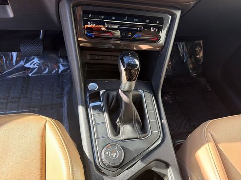 Certified 2022 Volkswagen Tiguan SE w/ Panoramic Sunroof Package image 26