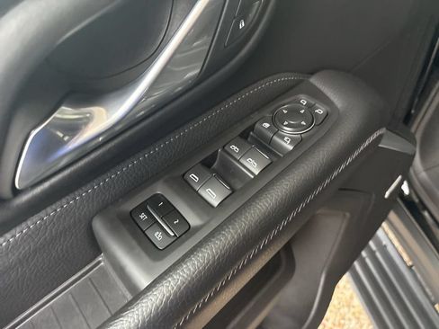 Certified 2024 GMC Yukon XL Denali AWD/4WD image 24