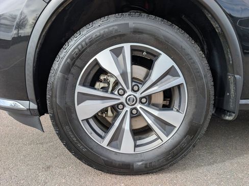 Used 2019 Nissan Murano SV w/ Premium Package image 12