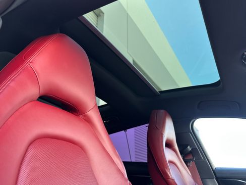 Used 2019 Porsche Panamera 4 AWD/4WD image 19