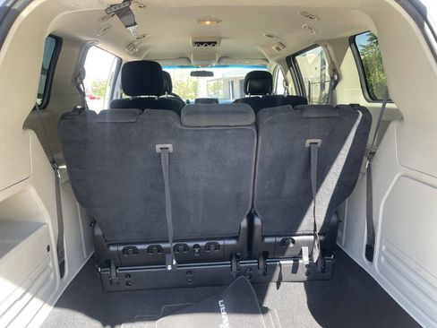 Used 2015 Dodge Grand Caravan SE w/ Quick Order Package 29E SE FWD image 18