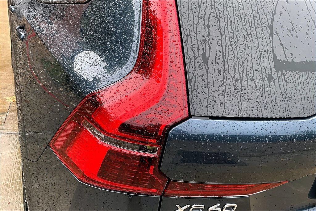 Certified 2026 Volvo XC60 B5 Plus AWD/4WD image 40