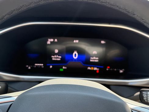 New 2026 Volkswagen Taos SE AWD/4WD image 14