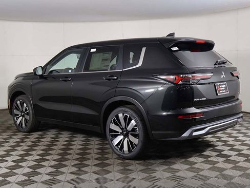 New 2026 Mitsubishi Outlander SE AWD/4WD image 11