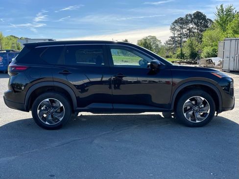 Used 2025 Nissan Rogue SV AWD/4WD image 9