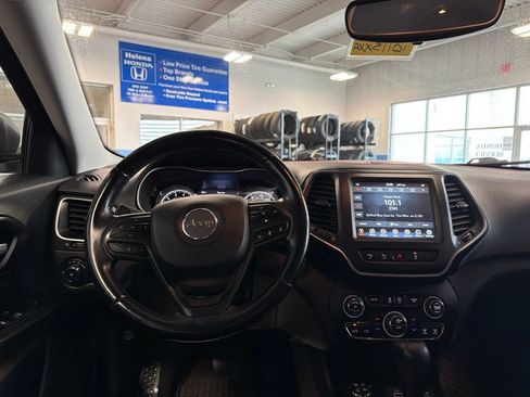 Used 2021 Jeep Cherokee Trailhawk w/ Technology Group AWD/4WD image 10