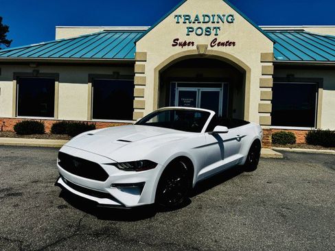 Used 2018 Ford Mustang Convertible w/ Equipment Group 101A image 2
