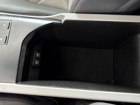 Used 2019 Toyota Camry XLE FWD image 38