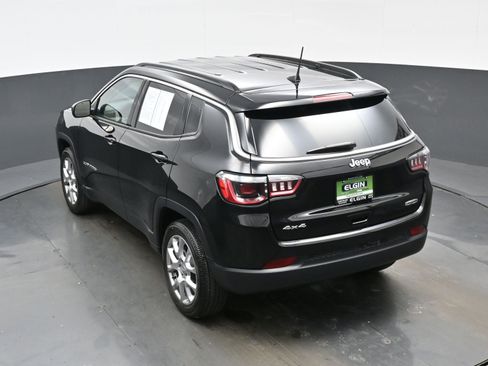 Used 2022 Jeep Compass Latitude image 34