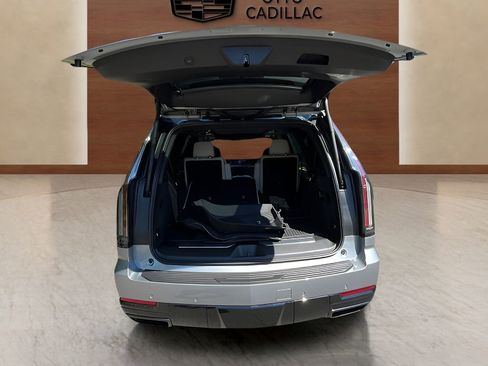 Certified 2025 Cadillac Escalade Sport Platinum w/ LPO, Floor Liner Package image 17