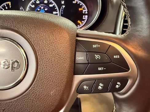 Used 2018 Jeep Grand Cherokee Overland image 28
