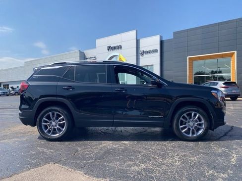 Used 2024 GMC Terrain SLT image 5