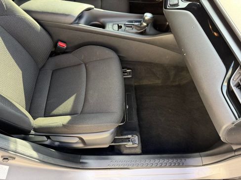 Used 2019 Toyota C-HR LE FWD image 18