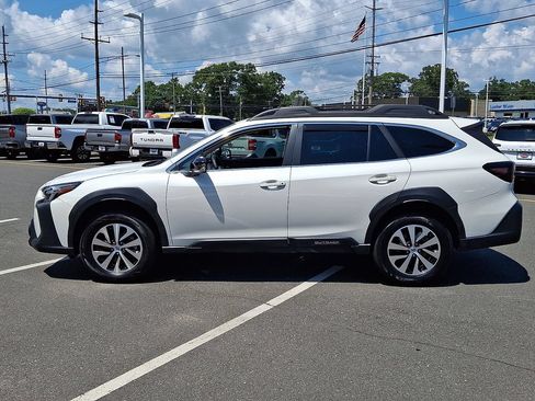 Used 2024 Subaru Outback Premium AWD/4WD image 8