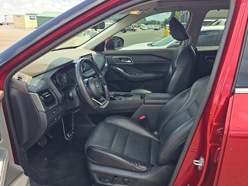 Used 2021 Nissan Rogue SV w/ Premium Package FWD image 12
