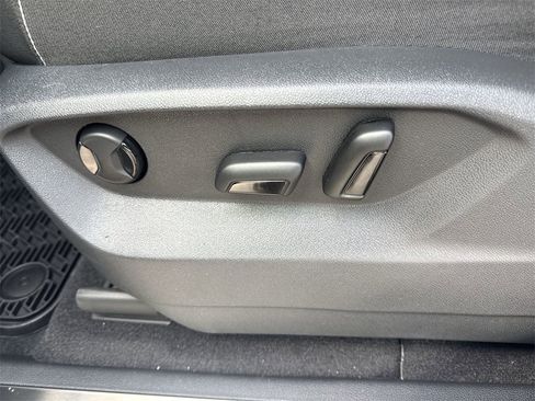 New 2026 Volkswagen Atlas SE image 10