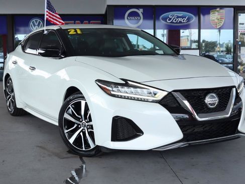 Used 2021 Nissan Maxima 3.5 SV w/ Floor Mat Group FWD image 2