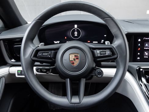 Certified 2025 Porsche Panamera image 13