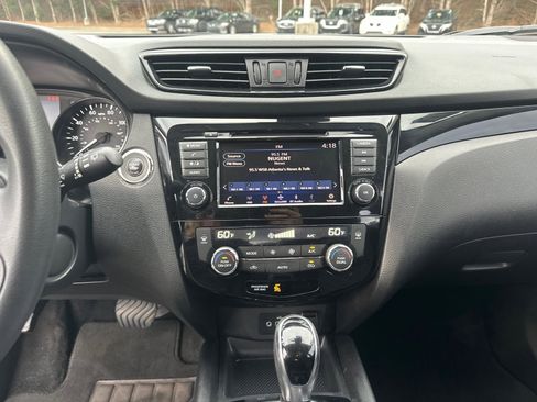 Used 2020 Nissan Rogue Sport SV image 27