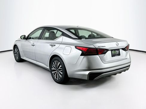 Used 2025 Nissan Altima 2.5 SV FWD image 5